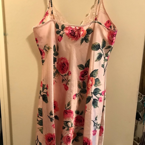 LACE ROSE LINGERIE💕💕 - Picture 2 of 3